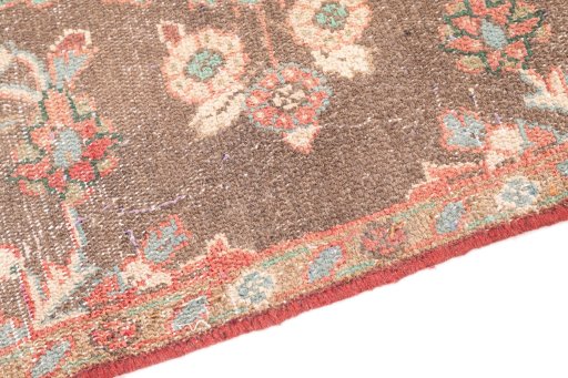 Backside of handmade 1975s Vintage rug showing knot structure and weave density