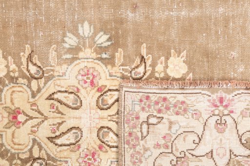 Close-up detail of 1995s Vintage rug from Iran / Persia showing Wool weave