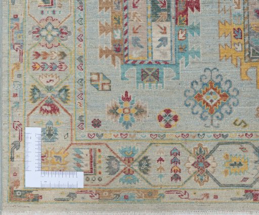 Corner detail of New Farahan rug showing border pattern and Wool pile
