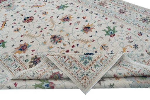 Central medallion detail of New Farahan rug from Pakistan