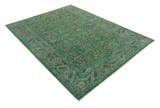 Corner detail of New Farahan rug showing border pattern and Wool pile