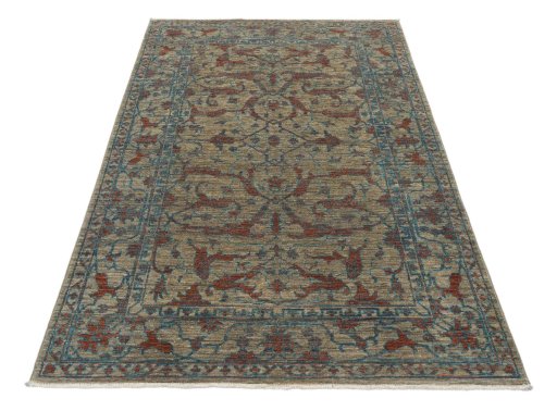 Surface texture of New Farahan rug with natural Wool and intricate pattern