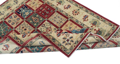 Central medallion detail of New Farahan rug from Pakistan
