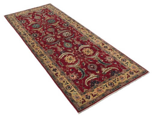 Corner detail of New Farahan rug showing border pattern and Wool pile