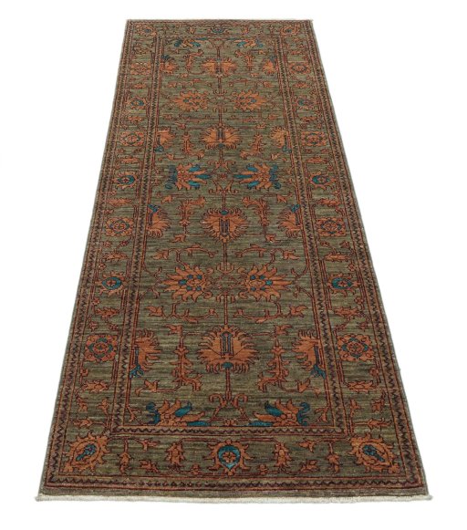 Surface texture of New Farahan rug with natural Wool and intricate pattern