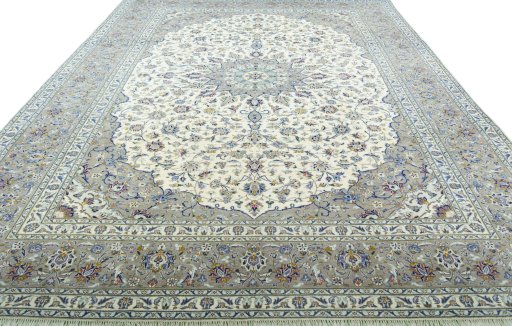 Surface texture of 2000s Kashan rug with natural Wool and intricate pattern
