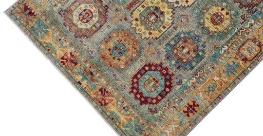 Backside of handmade New Farahan rug showing knot structure and weave density