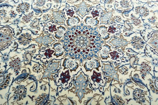 Central medallion detail of 2000s Nain rug from Iran / Persia