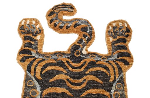 Backside of handmade New Farahan rug showing knot structure and weave density