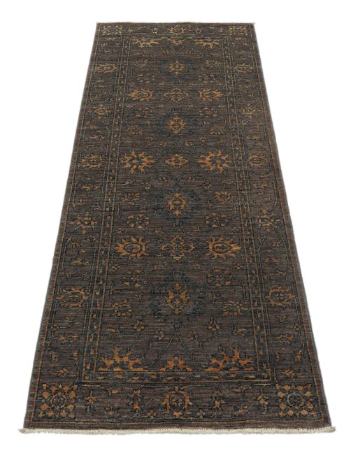 Surface texture of New Farahan rug with natural Wool and intricate pattern