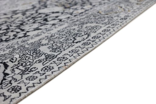 Central medallion detail of 1990s Cashmere Silk rug from India