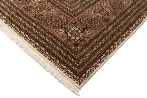 Central medallion detail of 2018s Tabriz Silk rug from Iran / Persia