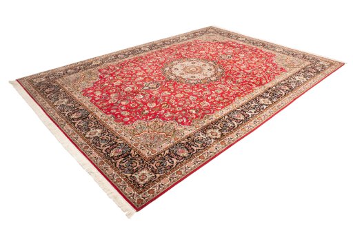 Corner detail of New Tabriz Silk rug showing border pattern and Wool pile