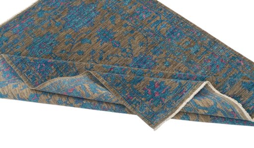 Central medallion detail of New Farahan rug from Pakistan