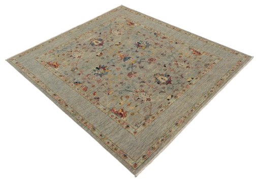 Corner detail of New Farahan rug showing border pattern and Wool pile