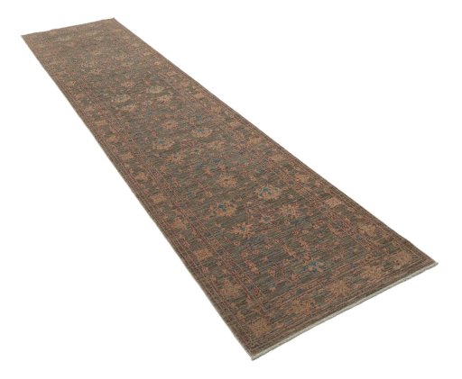 Corner detail of New Farahan rug showing border pattern and Wool pile
