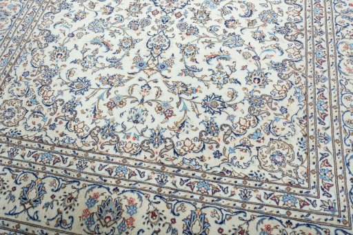Close-up detail of 2000s Kashan rug from Iran / Persia showing Wool weave