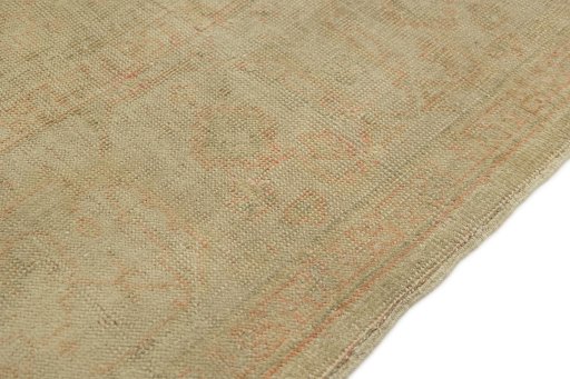Central medallion detail of 1900s Oushak rug from Turkey