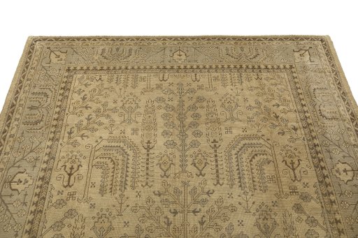 Surface texture of 1920s Oushak rug with natural Wool and intricate pattern