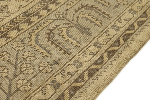 Central medallion detail of 1920s Oushak rug from Turkey