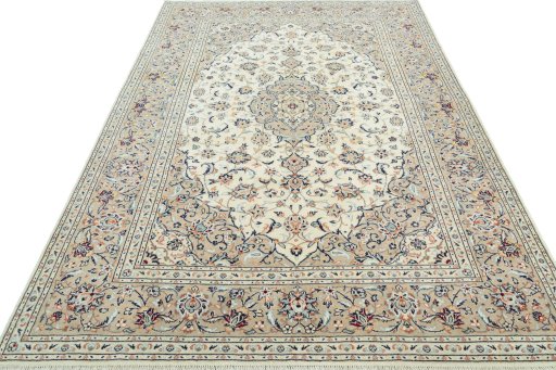 Surface texture of New Kashan rug with natural Wool and intricate pattern
