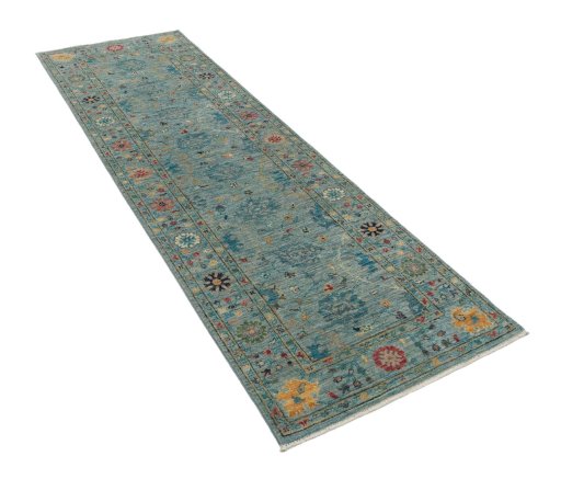 Corner detail of New Farahan rug showing border pattern and Wool pile