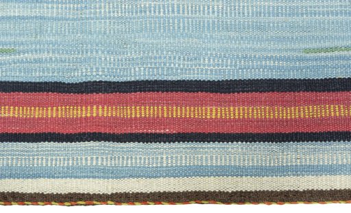 Central medallion detail of New Kilim Sofre rug from Turkey