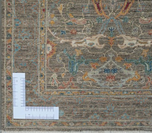 Corner detail of New Farahan rug showing border pattern and Wool pile