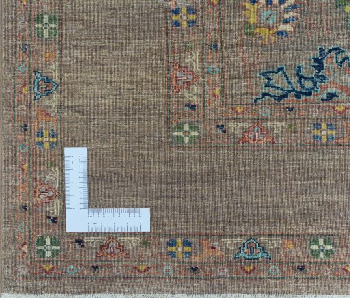 Corner detail of New Farahan rug showing border pattern and Wool pile
