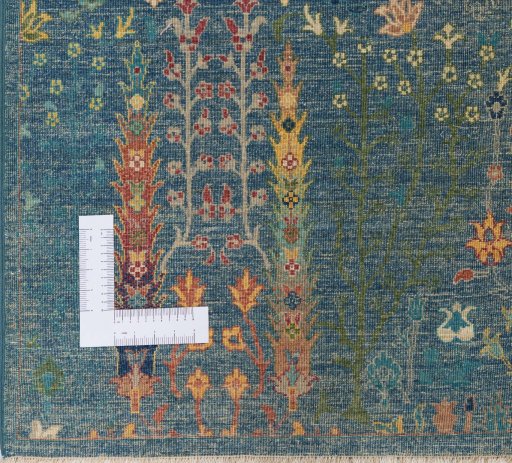 Corner detail of New Haj-jalili rug showing border pattern and Wool pile