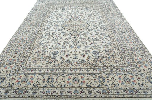 Surface texture of 2000s Kashan rug with natural Wool and intricate pattern