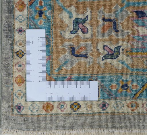 Corner detail of New Farahan rug showing border pattern and Wool pile
