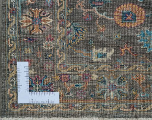 Corner detail of New Farahan rug showing border pattern and Wool pile