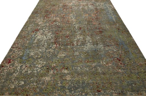 Surface texture of New Mahli rug with natural Wool and intricate pattern
