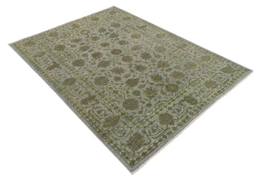Corner detail of New Farahan rug showing border pattern and Wool pile