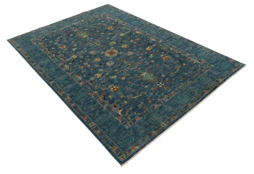 Corner detail of New Farahan rug showing border pattern and Wool pile