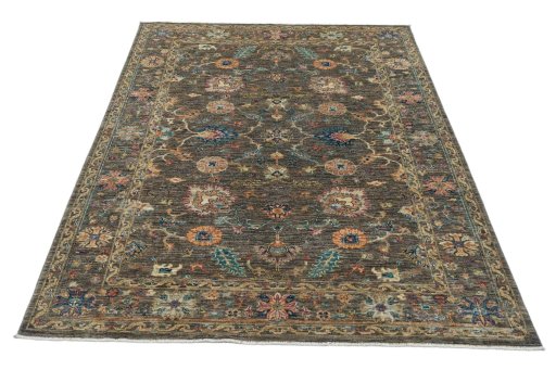 Surface texture of New Farahan rug with natural Wool and intricate pattern