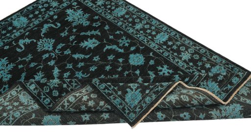 Central medallion detail of New Farahan rug from Pakistan