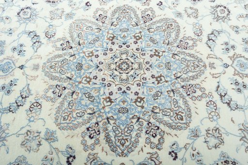 Central medallion detail of 2000s Nain rug from Iran / Persia