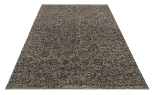 Surface texture of New Farahan rug with natural Wool and intricate pattern