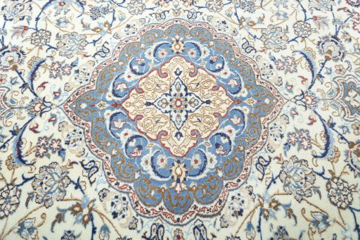 Central medallion detail of 2000s Nain rug from Iran / Persia