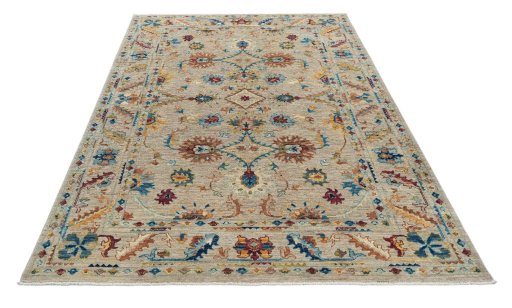 Surface texture of New Farahan rug with natural Wool and intricate pattern