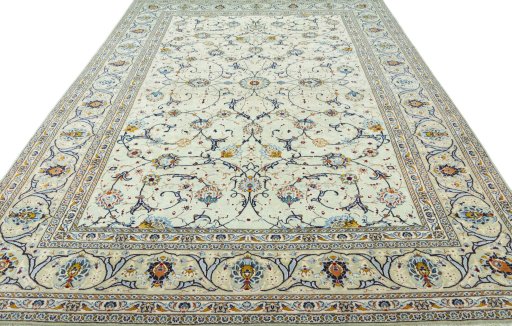 Surface texture of 2000s Kashan rug with natural Wool and intricate pattern