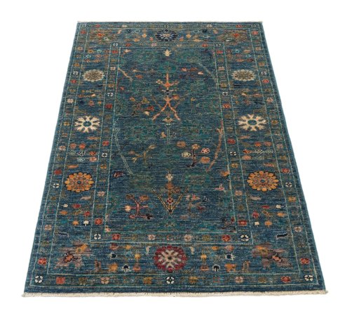 Surface texture of New Farahan rug with natural Wool and intricate pattern