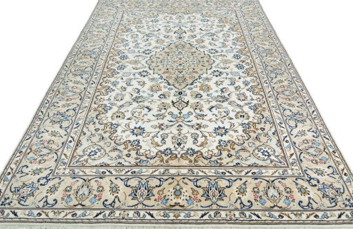 Surface texture of New Kashan rug with natural Wool and intricate pattern