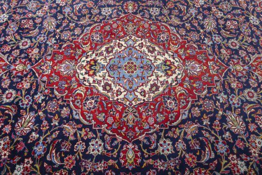 Central medallion detail of New Kashan rug from Iran / Persia