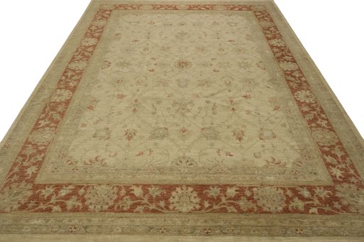 Surface texture of New Farahan rug with natural Cotton and intricate pattern