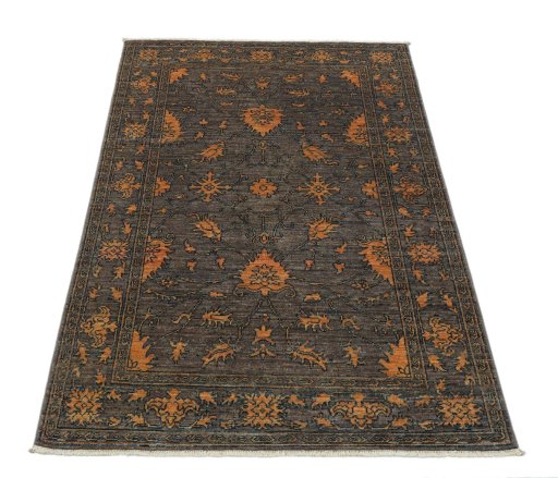 Surface texture of New Farahan rug with natural Wool and intricate pattern
