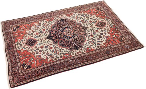 Corner detail of 1900s Farahan rug showing border pattern and Wool pile
