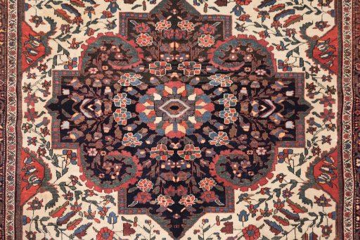 Central medallion detail of 1900s Farahan rug from Iran / Persia